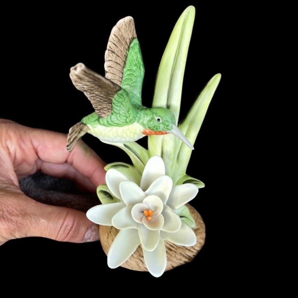 Porcelain Hummingbird Figurine Royal Heritage Birds in Flight Flight to Spring